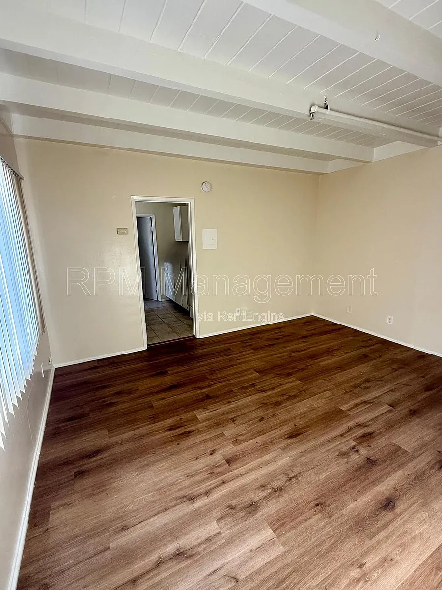 Building Photo - 6645 Etiwanda Ave #9A