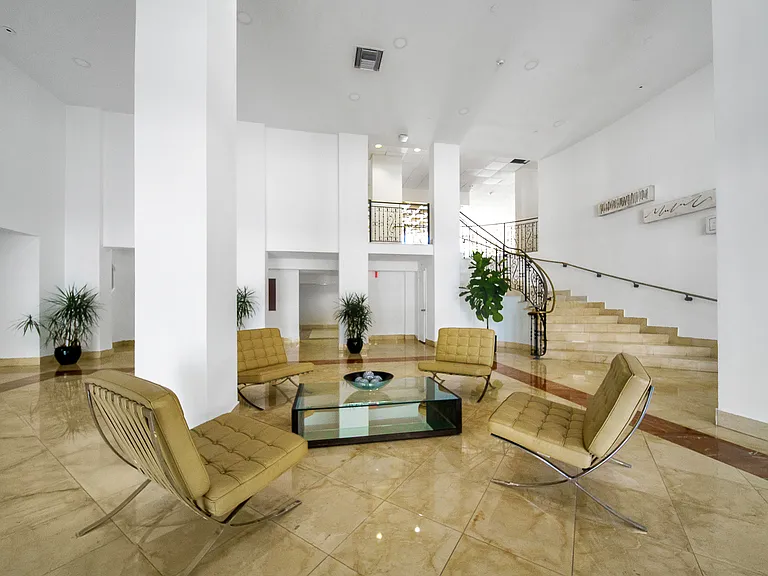 5825 Collins Ave #10G — Photo 16