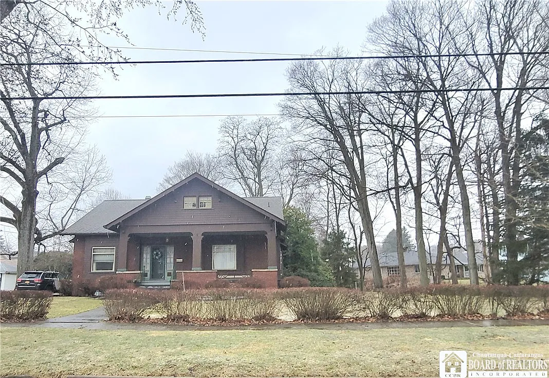 128 W Falconer St photo 1
