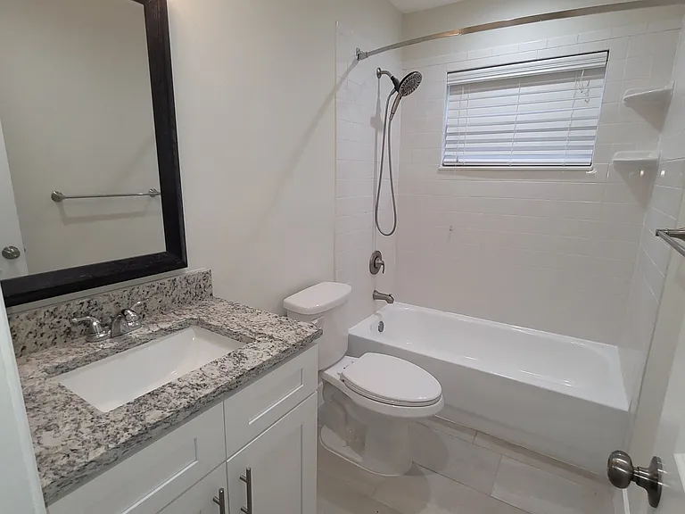 1766 Montana Ave NE — Photo 11