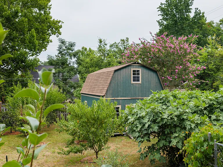319 Oliver St — Photo 45