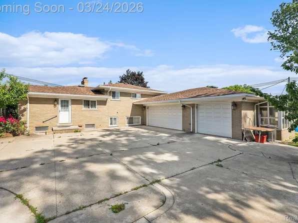 29242 Lorraine Ct, Warren, MI 48093