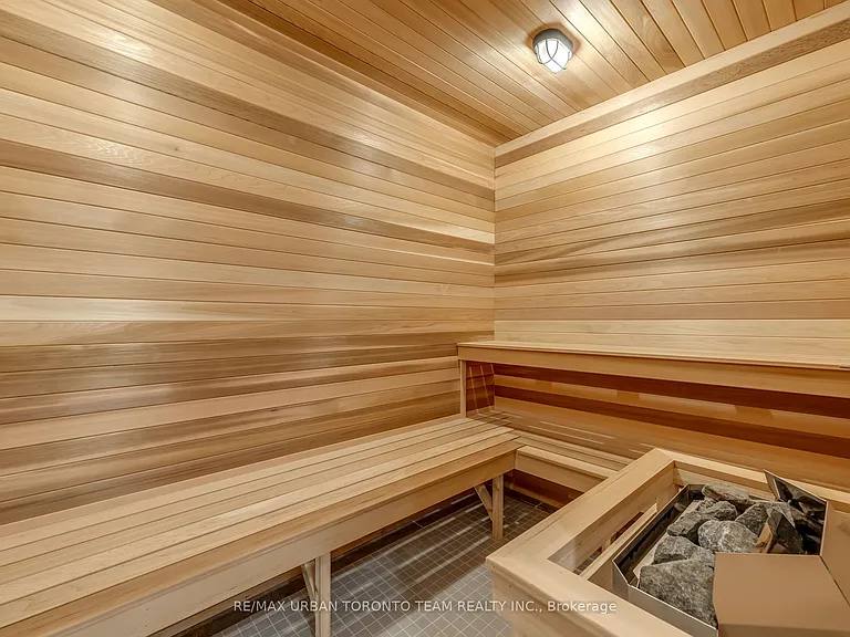 4 Drake Cres — Photo 42