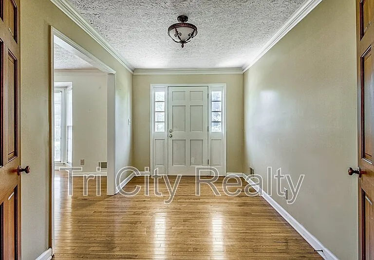 630 Hawthorne Pl — Photo 7