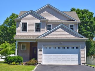 129 Browns Rd, Nesconset, NY 11767