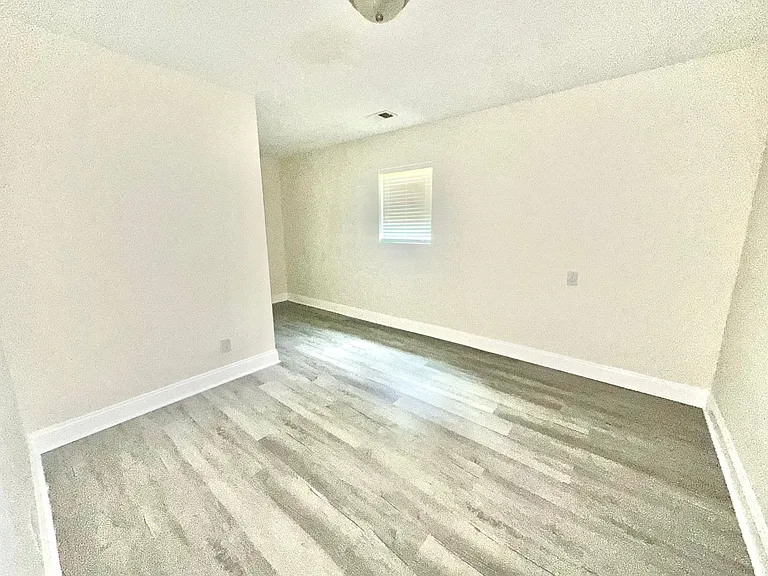565 Harrison St — Photo 10