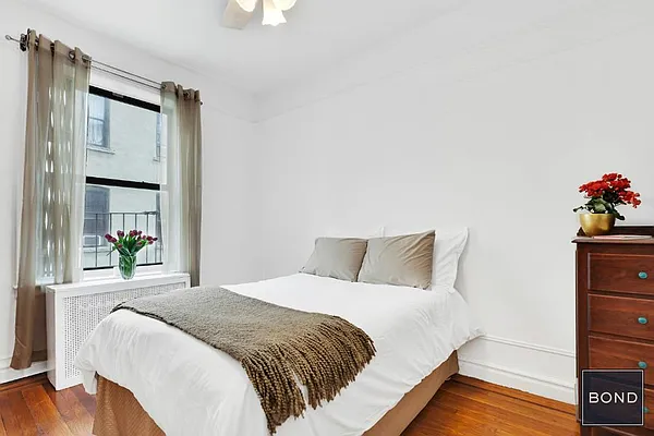 Sold by Bond New York | media 12