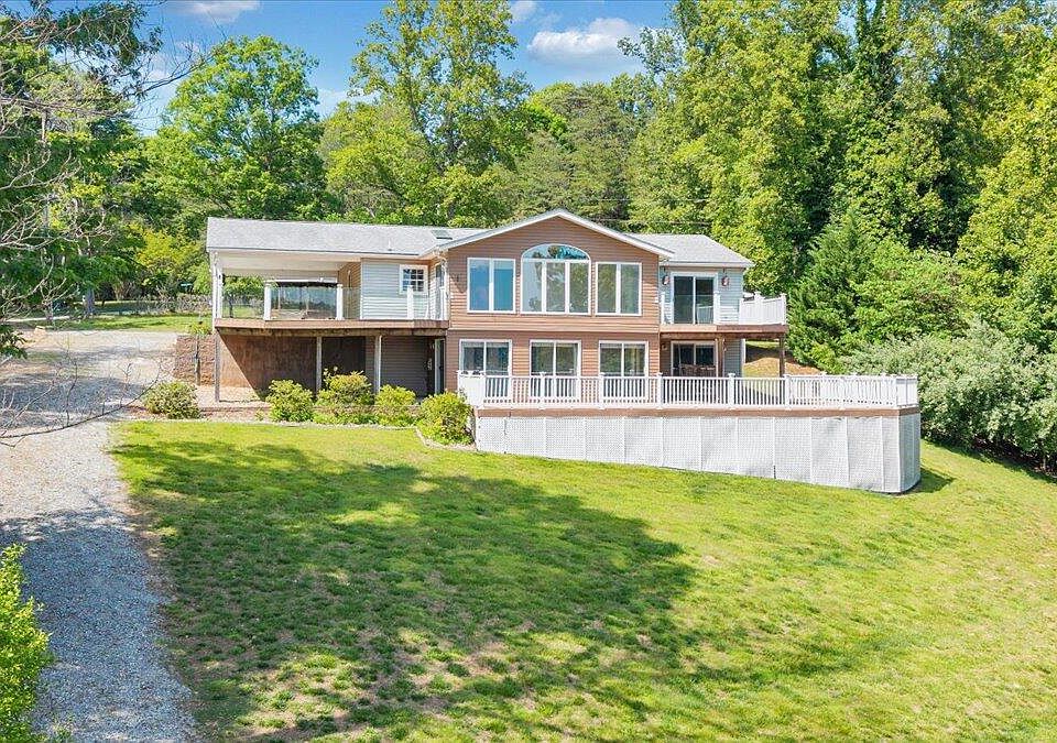 1st image of 3222 Lakewood Forest Rd