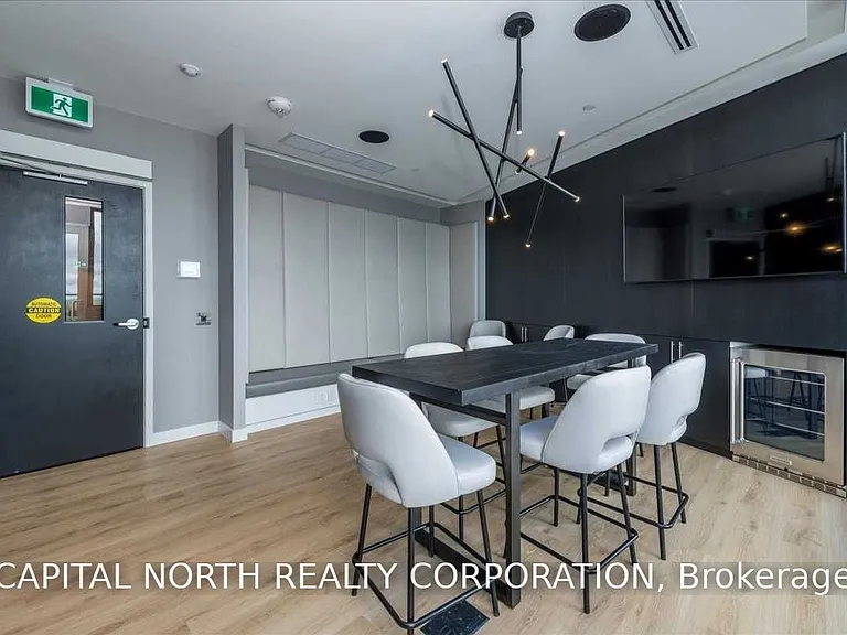 681 Yonge St #616 — Photo 17