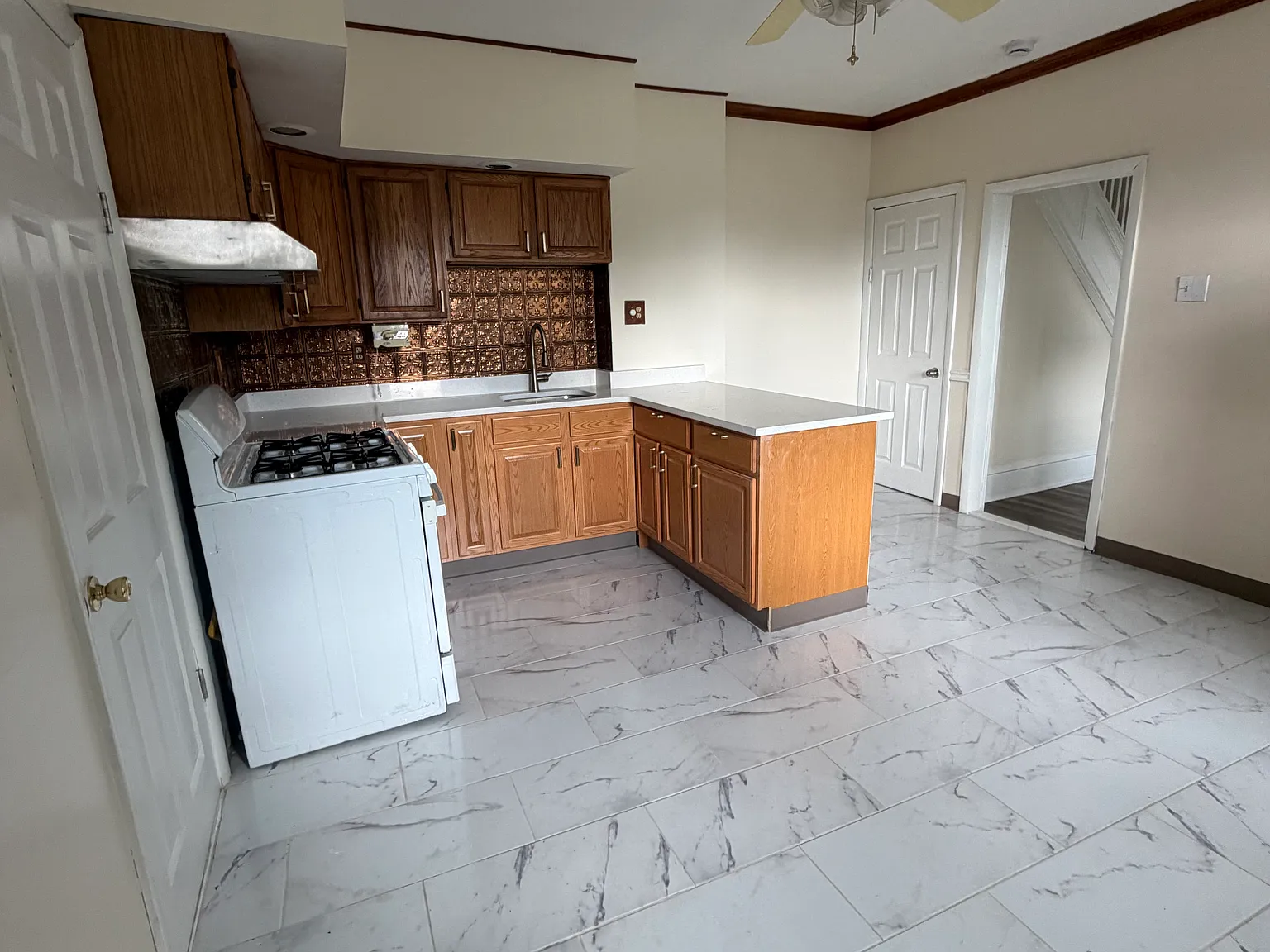 3 bed, 1200 sqft, $1,600 — Photo 4