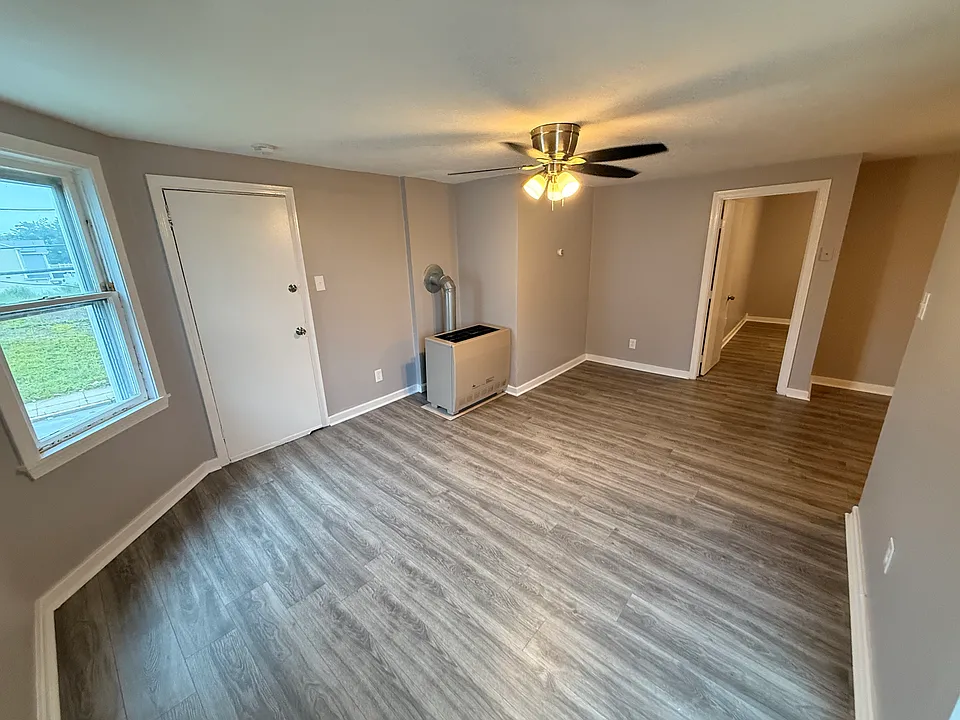 703-705 Rodman St #2MIDDLE