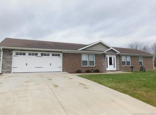 920 N Beechwood Ave, Scottsburg, IN 47170