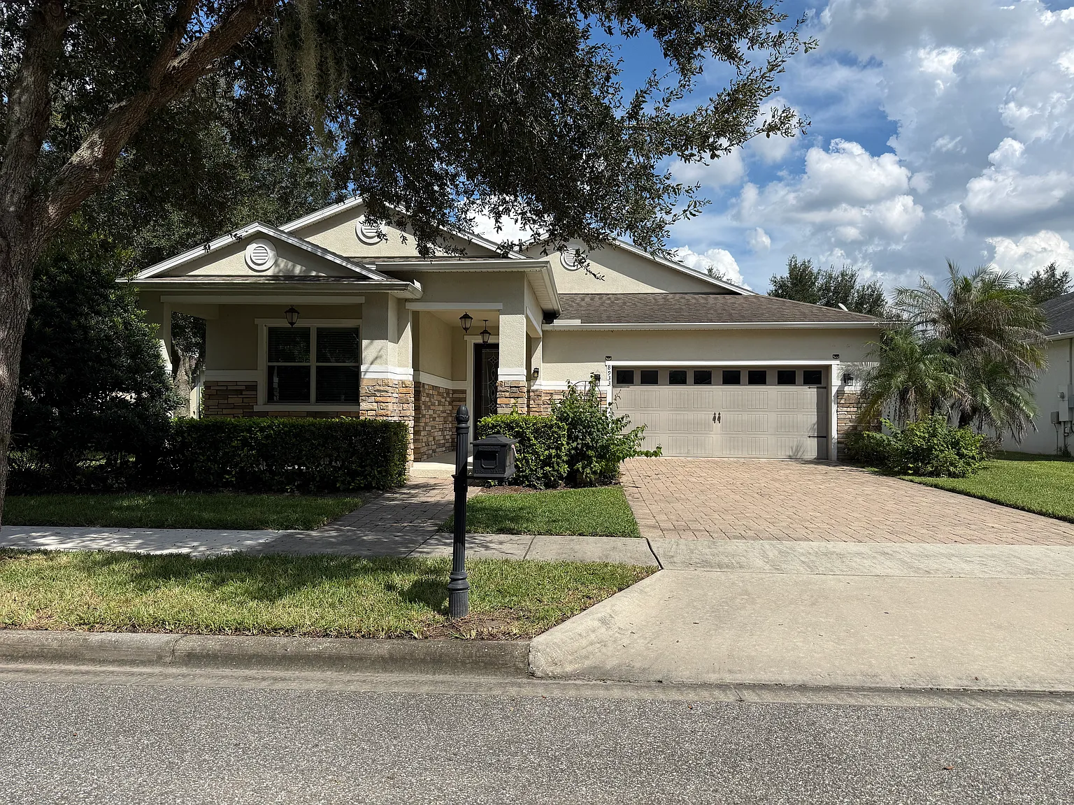 4 bed, 2277 sqft, $3,300 — Photo 1