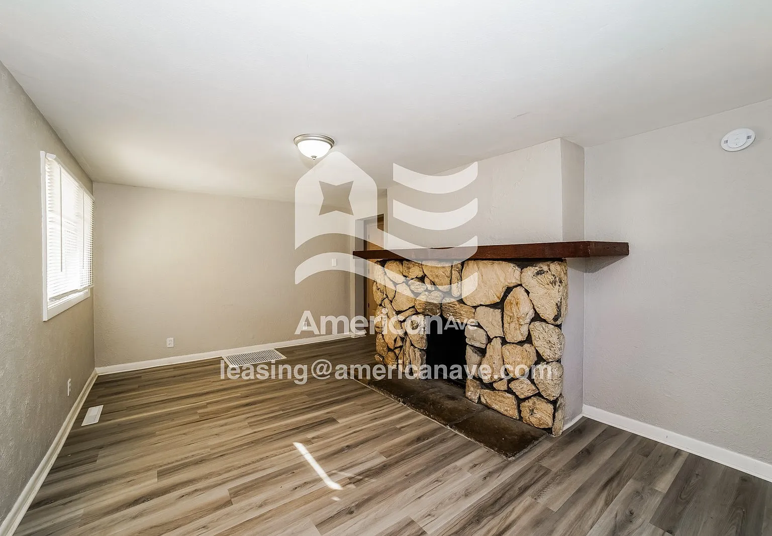 2 bed, 1.0 bath, 1128 sqft, $1,180 — Photo 3