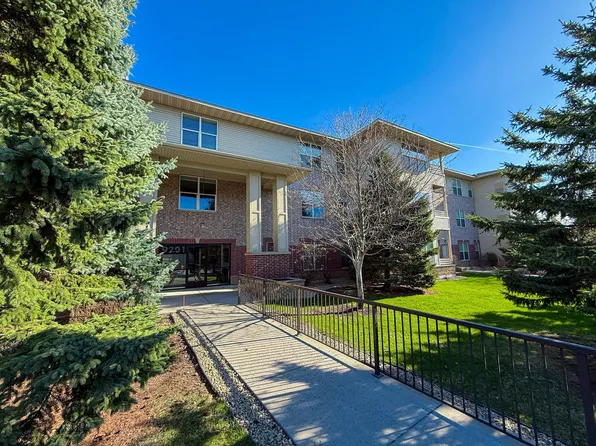 9201 Medicine Lake Rd APT 307, Golden Valley, MN 55427