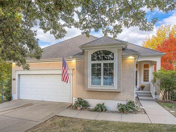 3rd image of 13426 Pennsylvania Ct