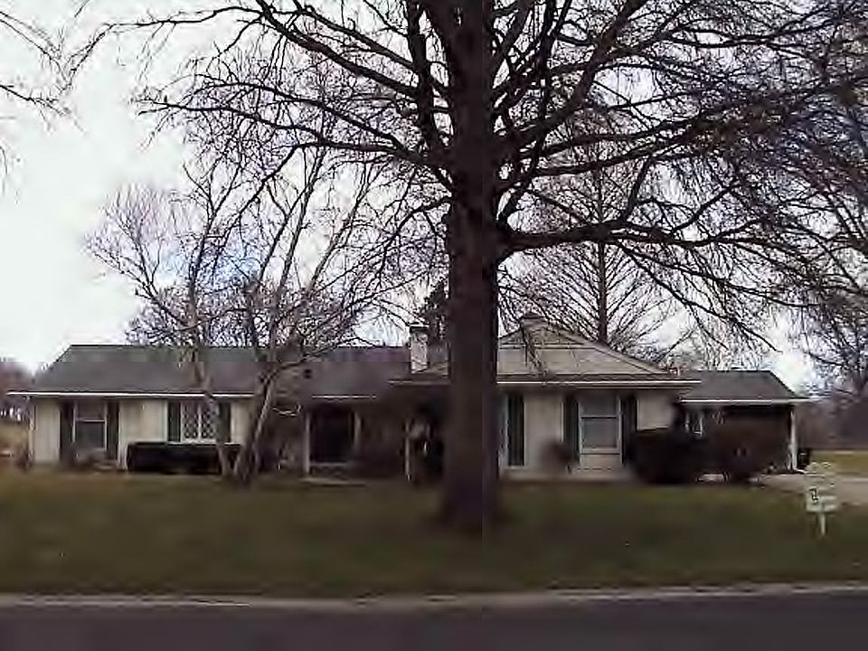 1st image of 44 Country Club Dr