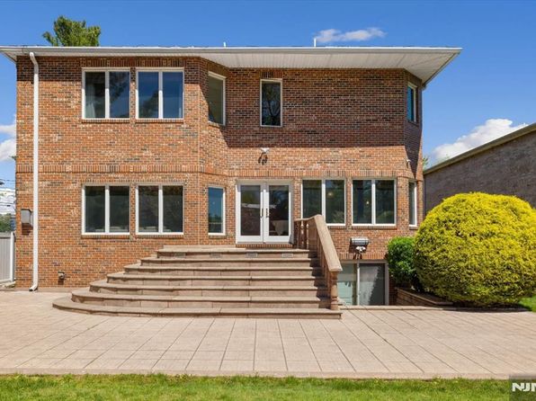54 Van Nostrand Ave, Englewood Cliffs, NJ 07632