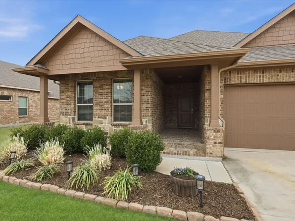 3425 Eloise Ln, Krum, TX 76249