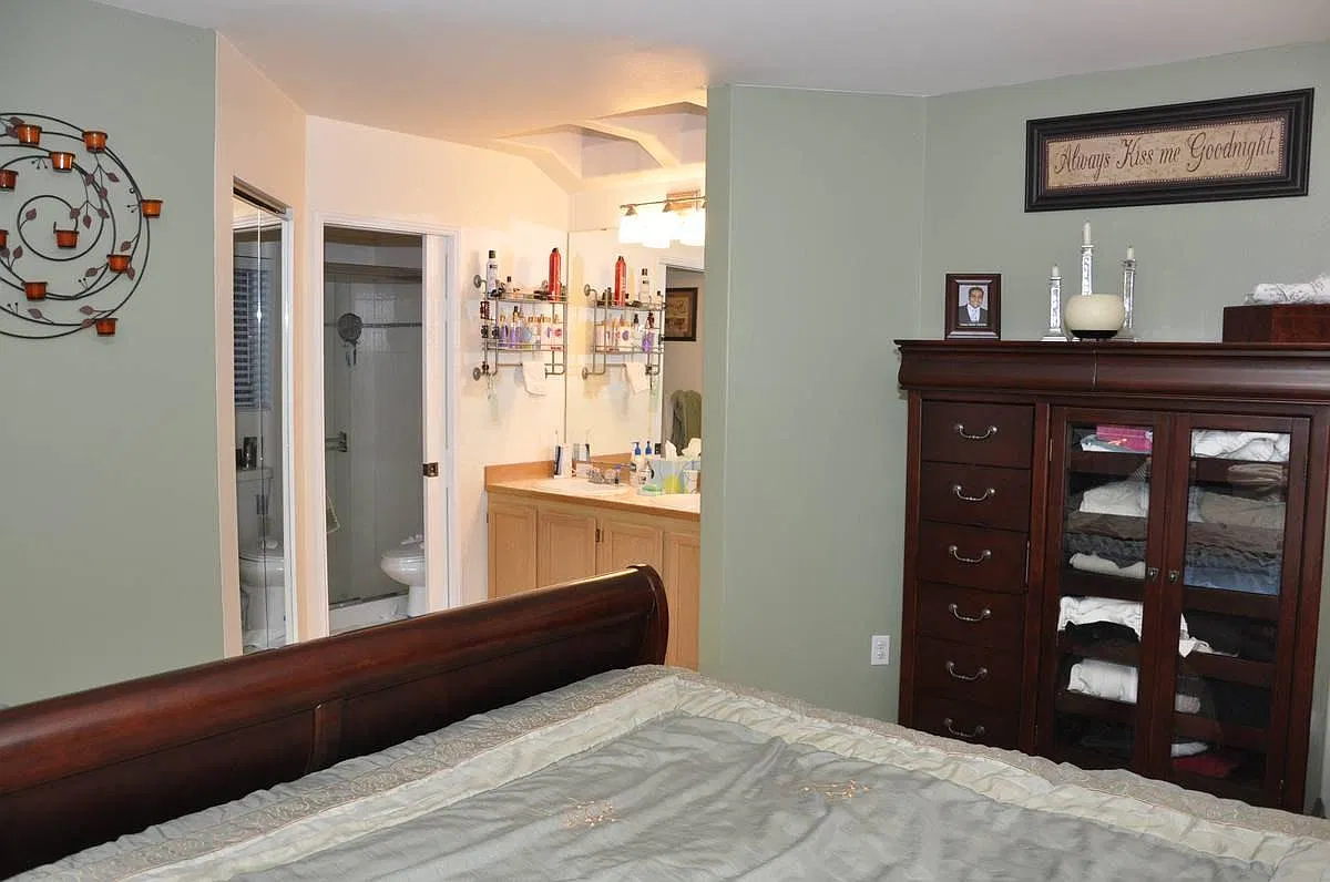 3 bed, 2.5 bath, 1670 sqft, $2,950 — Photo 2