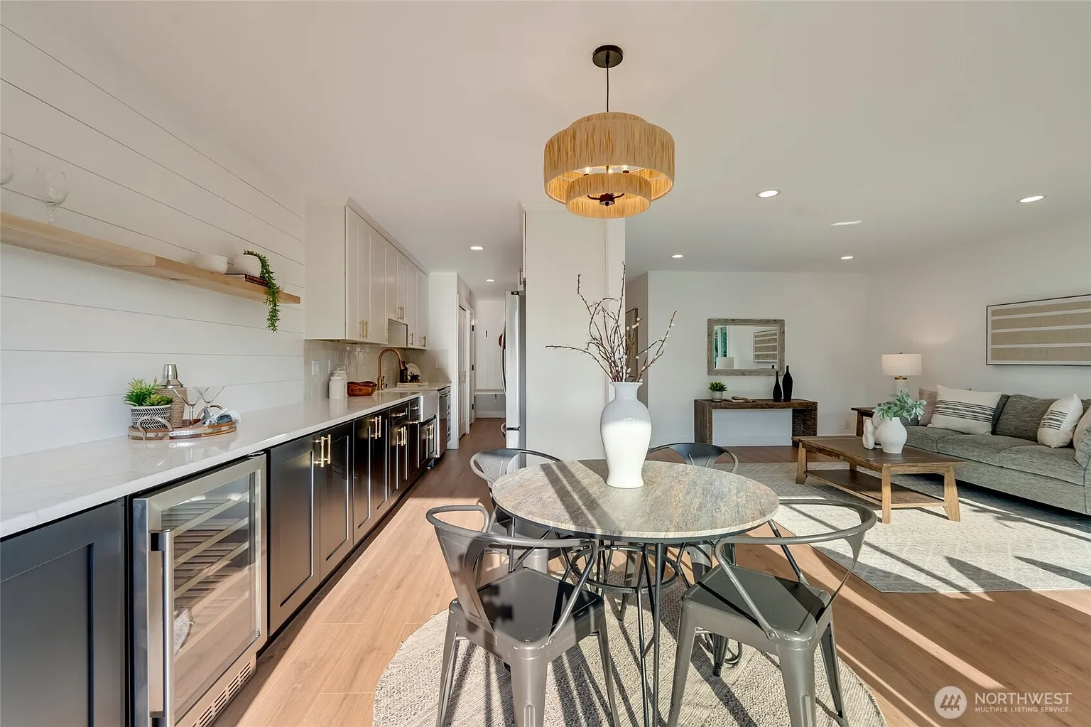 321 Bellevue Way SE #401 photo 1