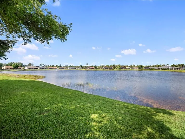 22361 Fountain Lakes Blvd — Photo 4