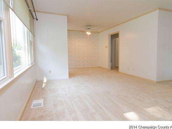 5th image of 810 E Hawthorne Dr