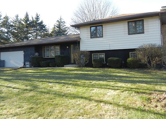 4th image of 11702 Esther Ct