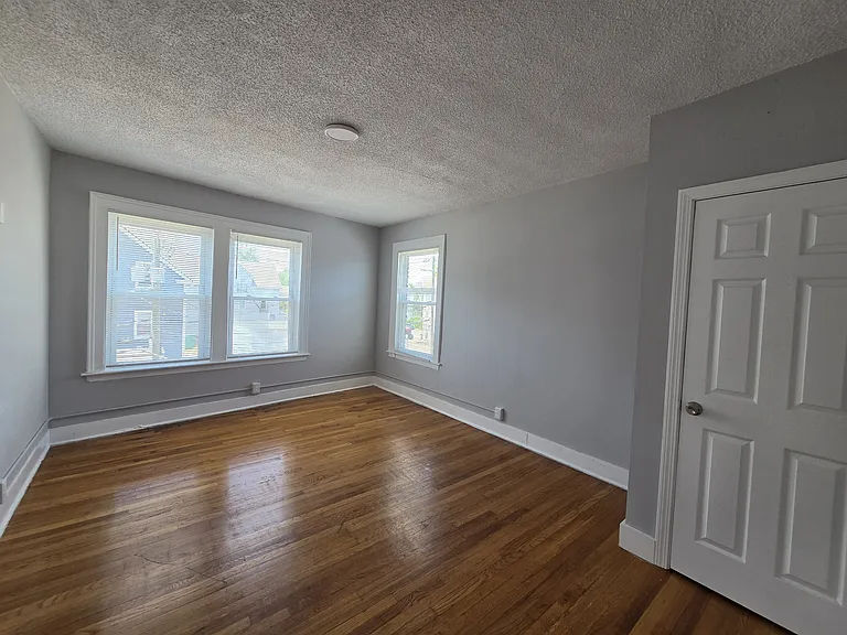 356 S Main St — Photo 8