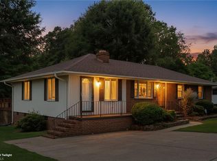 1106 Walnut St, Reidsville, NC 27320