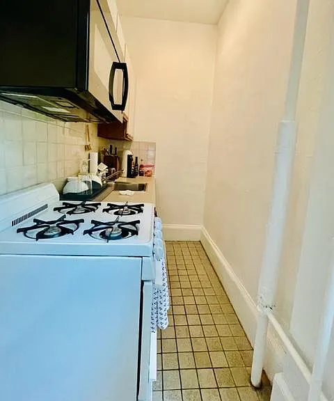 52 S Russell St #3 — Photo 5