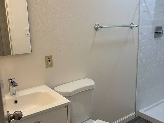 4th image of 5248 Claremont Ave #C004a4766