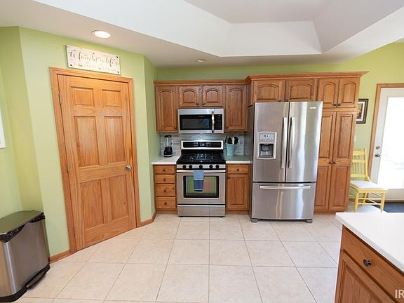 3rd image of 616 N Easton Dr