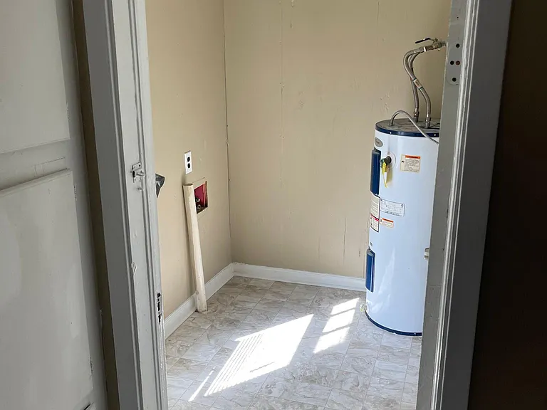 702 Sycamore St — Photo 15