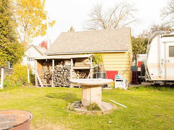 4th image of 615 8th Ave E