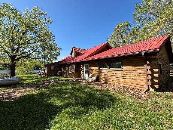 4th image of 66 Hamlet Rd