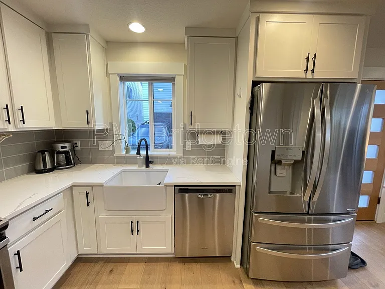 6517 SE Woodstock Blvd #B — Photo 7