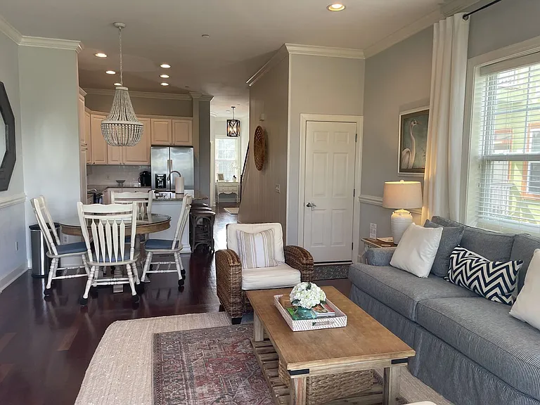 204 Michigan Ave #11 — Photo 22