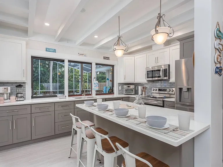 5005 Commonwealth Dr — Photo 11