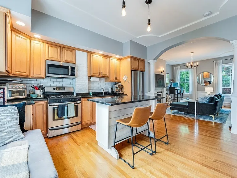 65 Baldwin St #2 — Photo 1