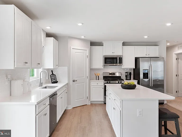 4771 Naples Ave — Photo 10