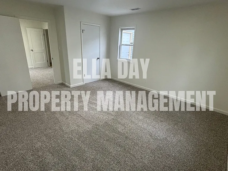 550 N Sheridan St — Photo 12