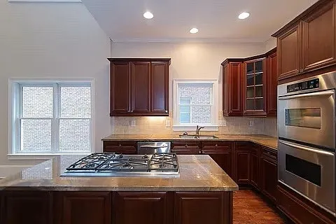 585 Cliftwood Ct — Photo 17