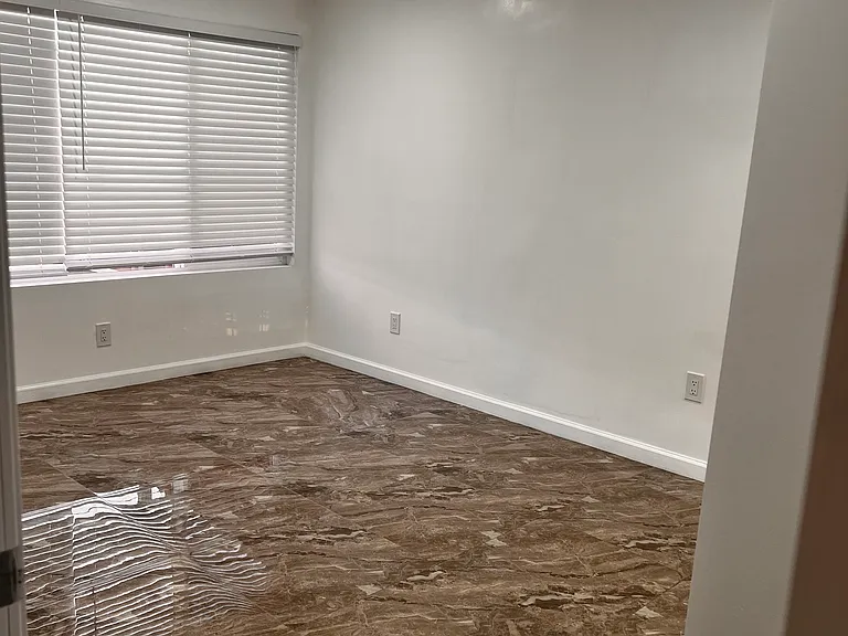 1146 Cloverleaf Dr — Photo 4