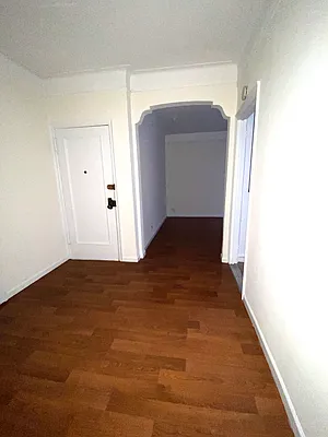 Rented by Kew Forest Realty Inc | media 8