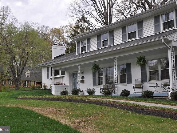 2nd image of 8968 Colesbury Pl