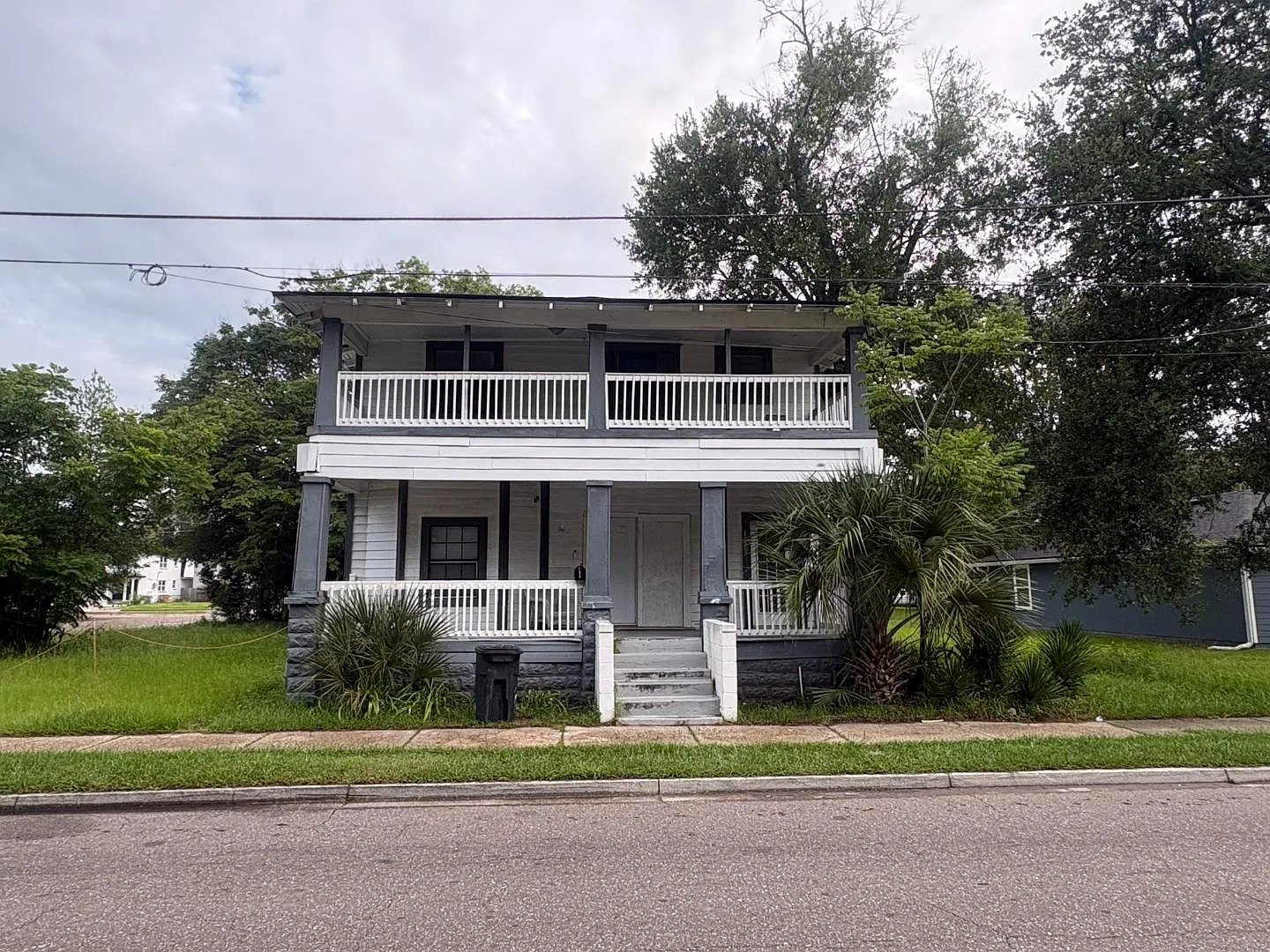 1129 Grothe St - A — Photo 2