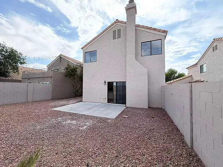 2316 Chapman Hill Dr — Photo 17