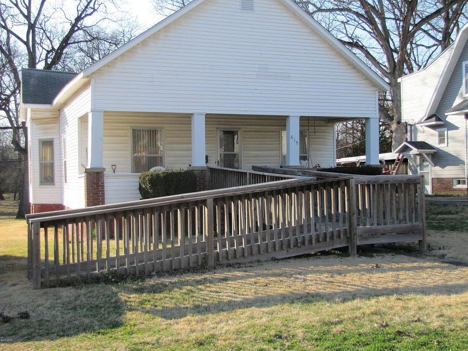 1st image of 819 N Broadway Ave