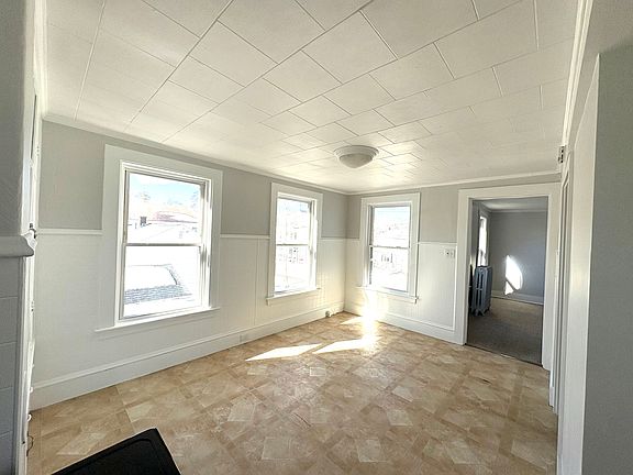 5th image of 15 Washington Ave APT 2